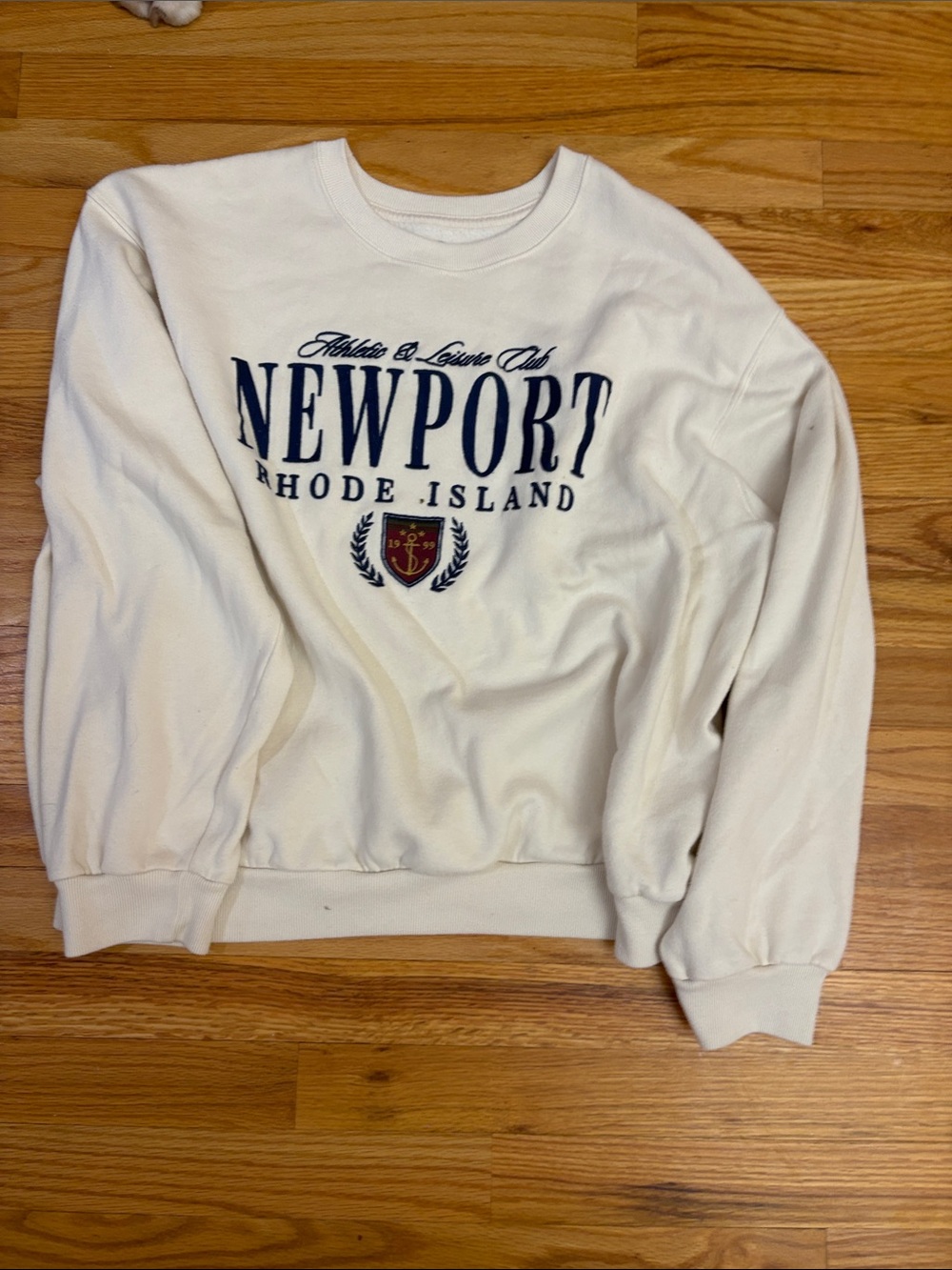Hollister Newport Rhode Island Crewneck Sweatshirt - White